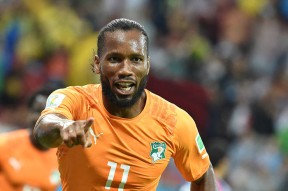 德罗巴连续二十场比赛得分超过赛事规则更新，巴塞罗那挑战极限！的简单介绍